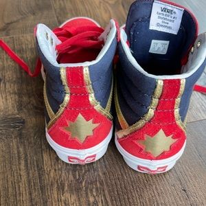 Vans CAPTAIN MARVEL high top sneakers